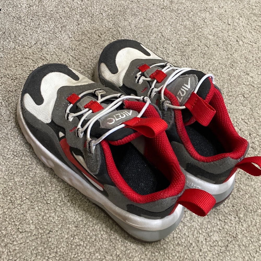 Nike Air Max 270 React (red and black)